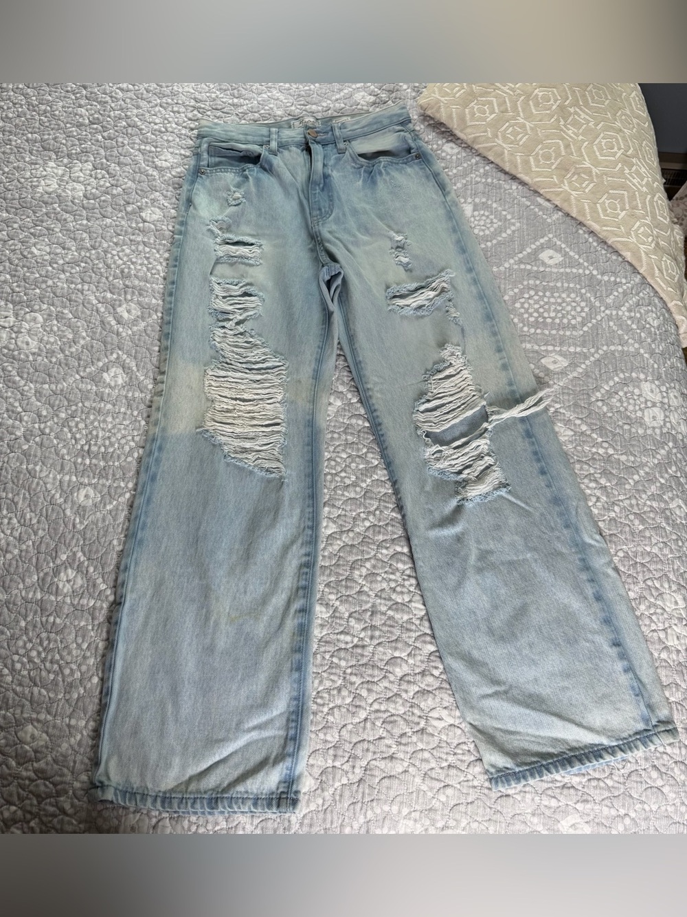 KanCan High Waisted Light Blue Distressed Wide-Leg Jeans. Women’s size 26.